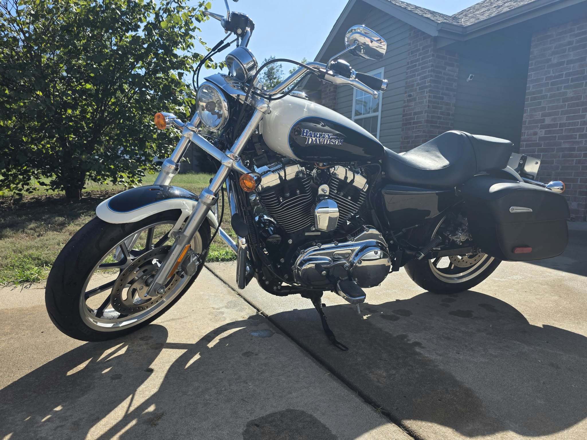 2014 Harley-Davidson SPORTSTER 1200 SUPERLOW Cruiser motorcycle