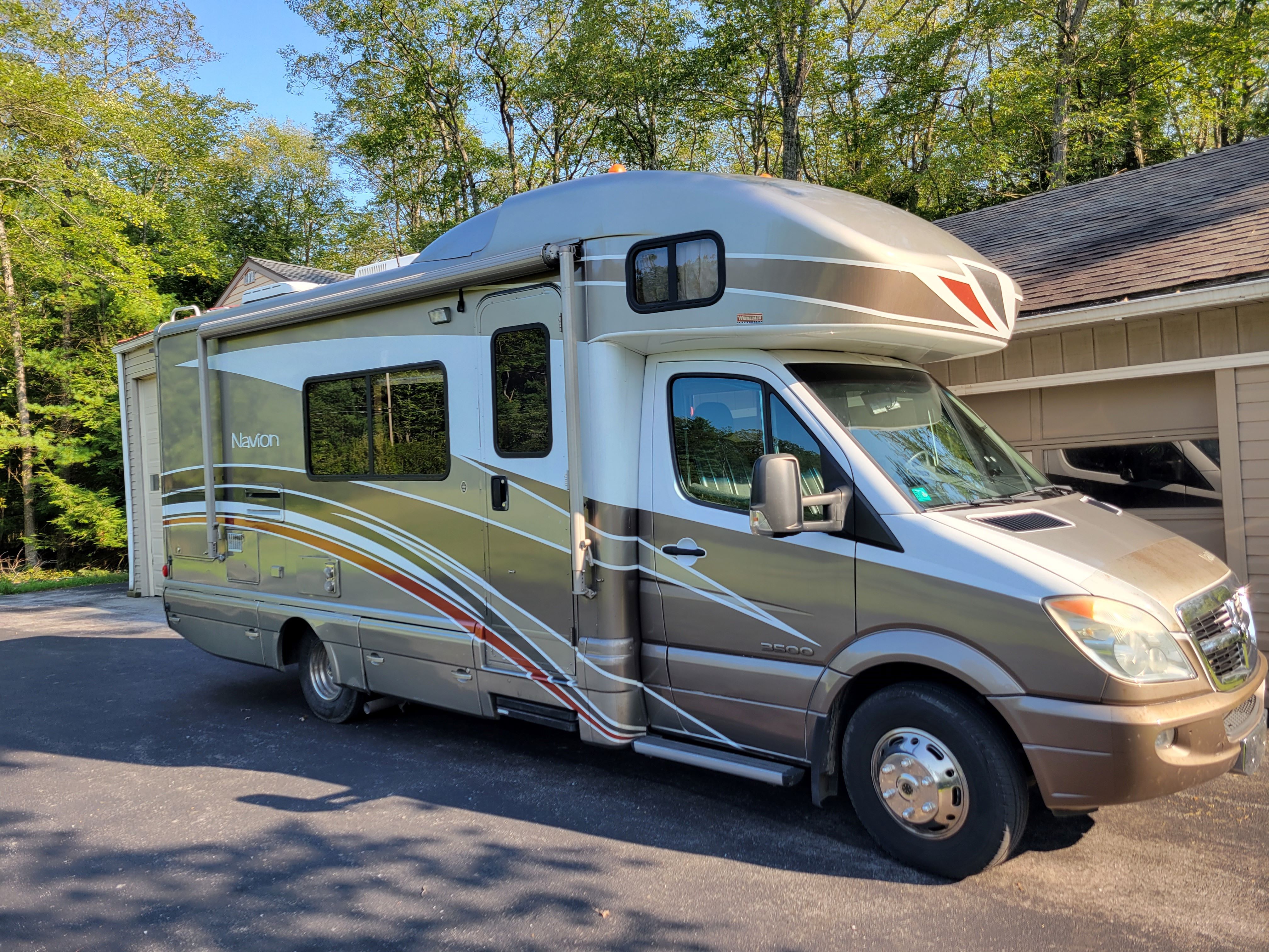 2009 Itasca NAVION 24H in clearfield PA