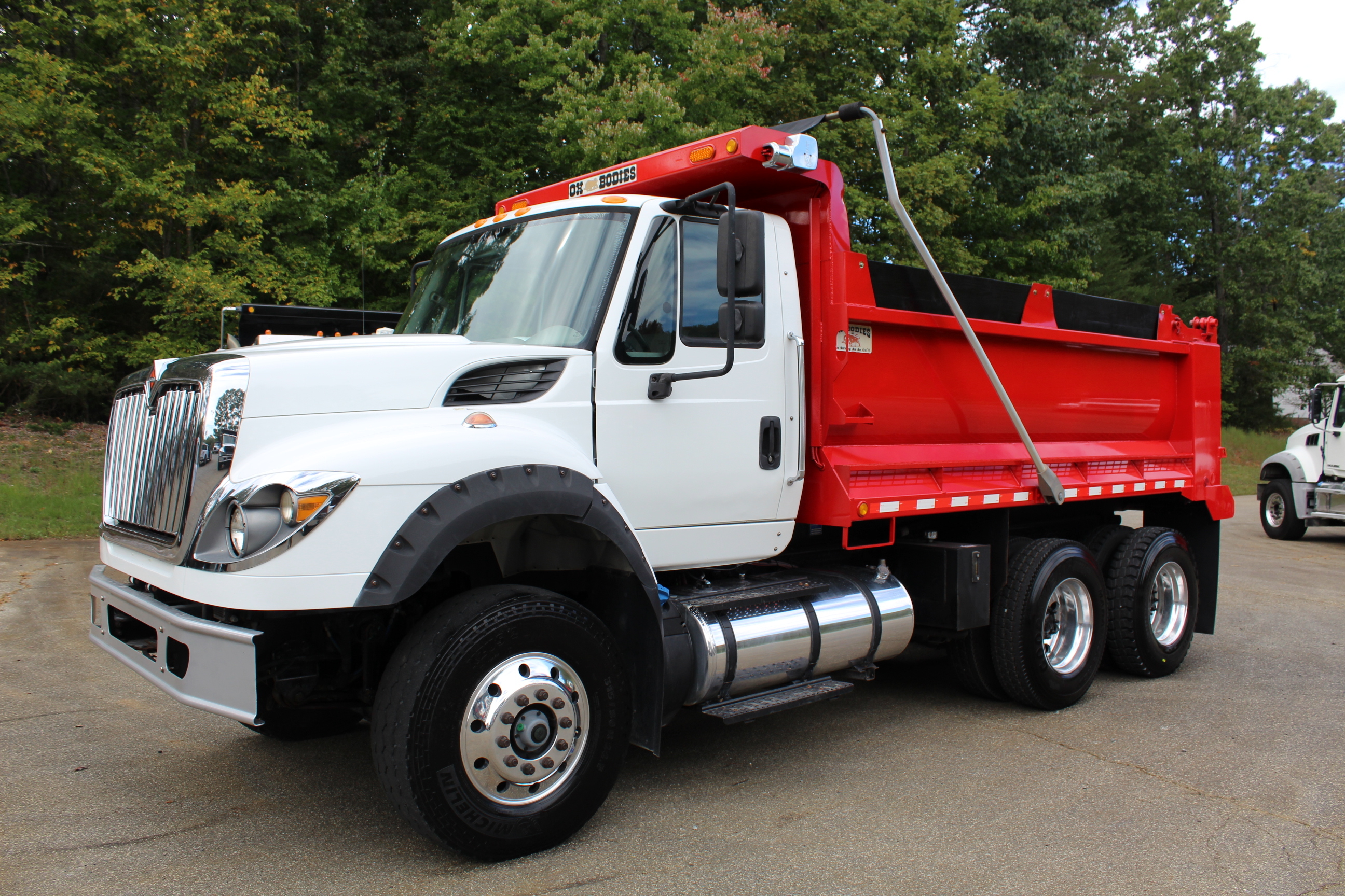 2016 INTERNATIONAL 7400 in Mc Leansville, NC