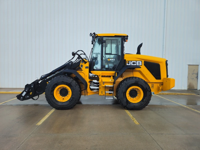 2026 JCB 427 Agri