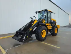 2026 JCB 427 Agri
