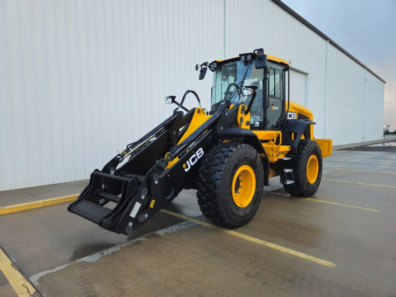 2026 JCB 427 Agri