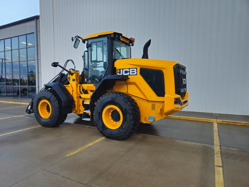 2026 JCB 427 Agri