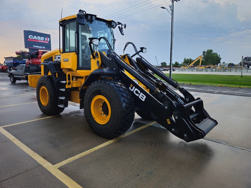 2026 JCB 427 Agri