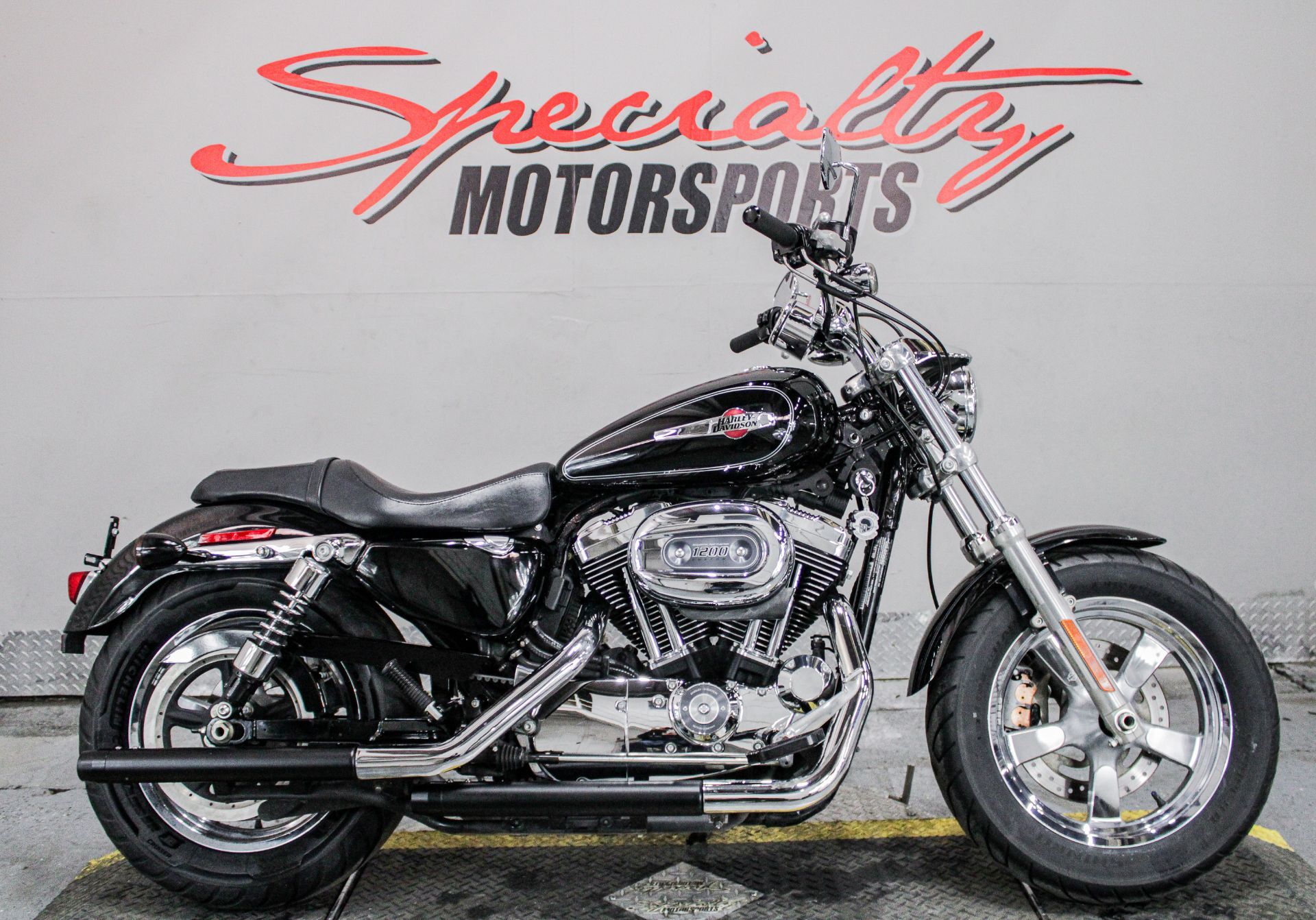 2015 Harley-Davidson 1200 Custom in Sacramento, CA