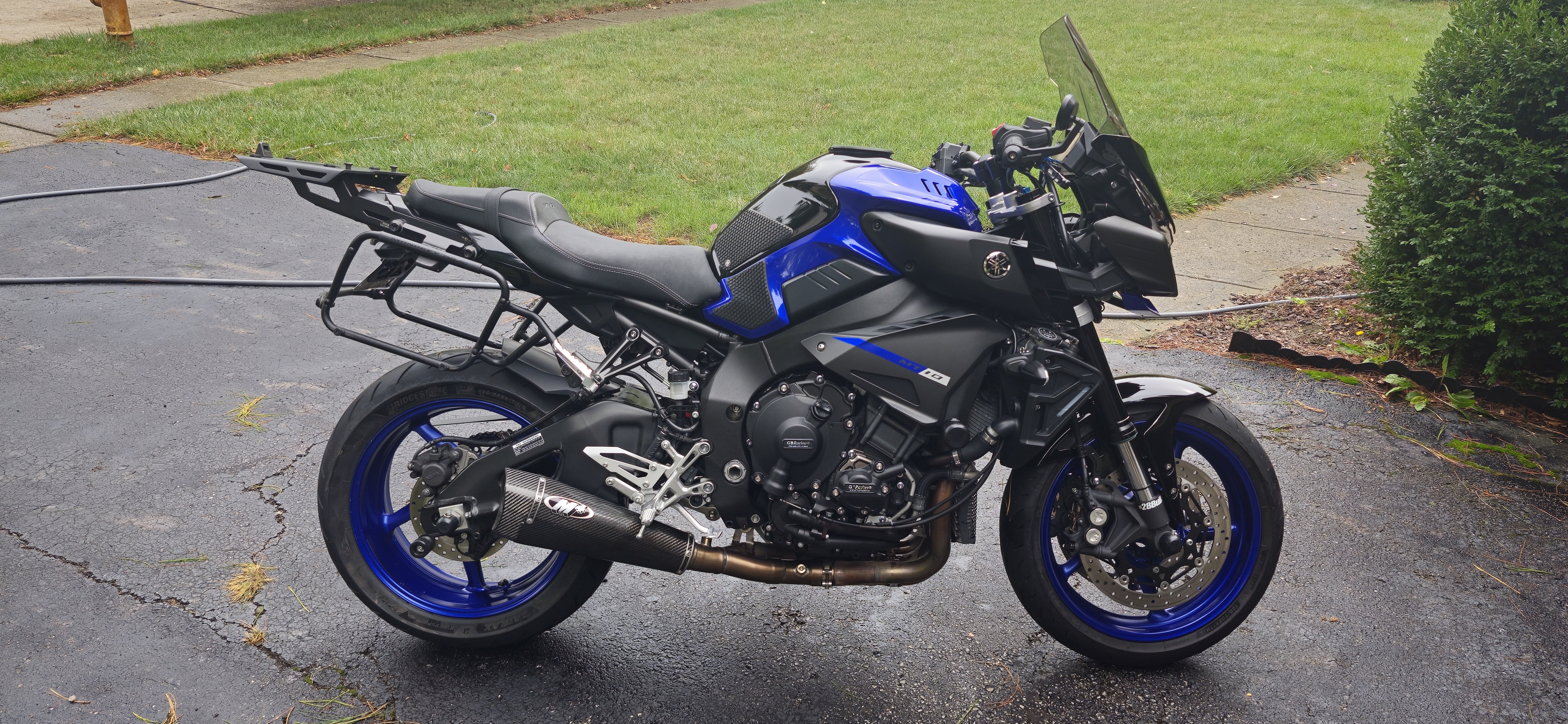 2018 Yamaha MT 10 Standard motorcycle
