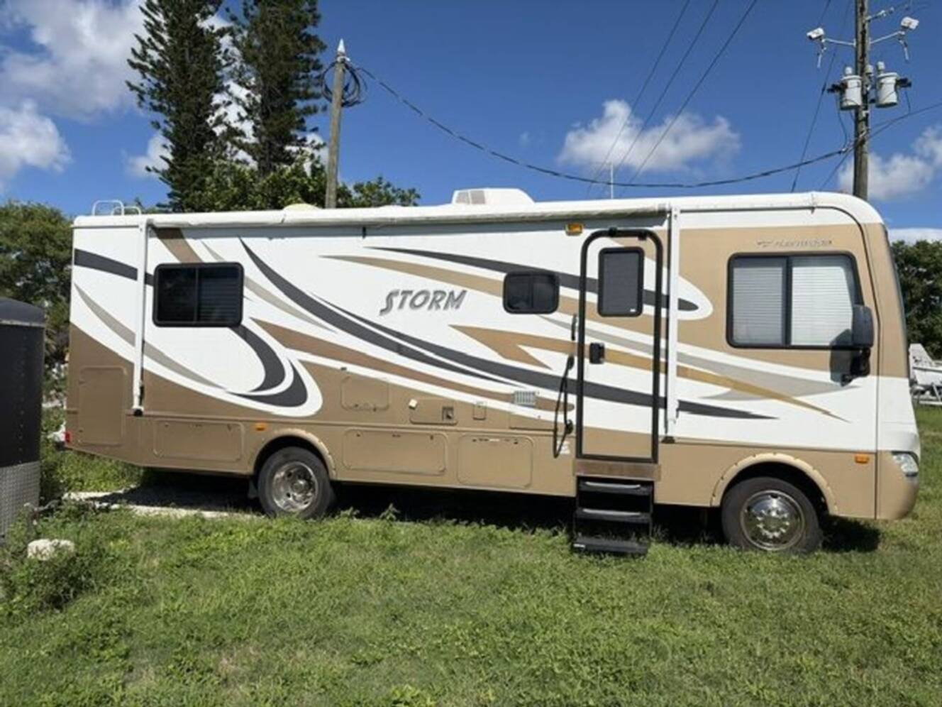 A photo of this 2013 Fleetwood Storm 28MS