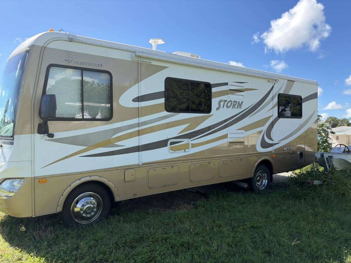 A photo of this 2013 Fleetwood Storm 28MS