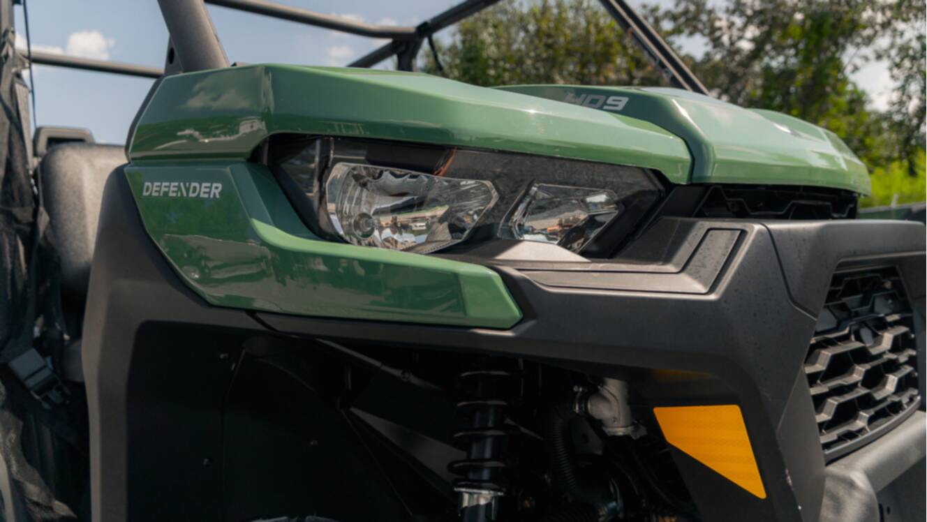 A photo of this 2026 Can-Am Defender MAX DPS HD7