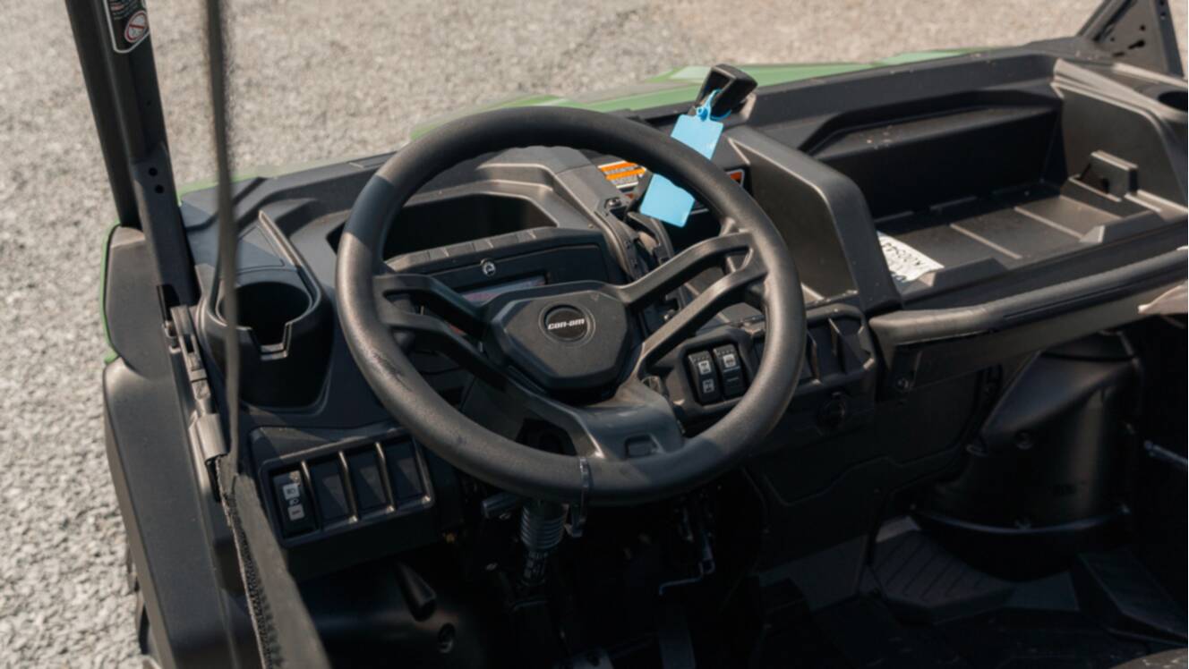 A photo of this 2026 Can-Am Defender MAX DPS HD7