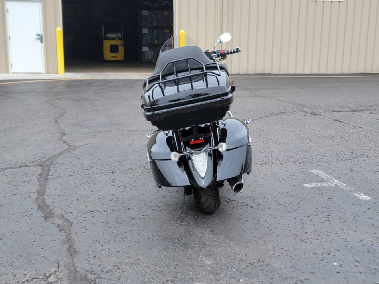 A photo of this 2010 Yamaha XV19CTSZB