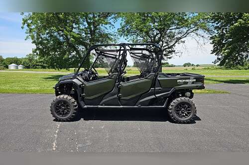 2025 Honda PIONEER 1000-6 Deluxe Crew in charleston IL