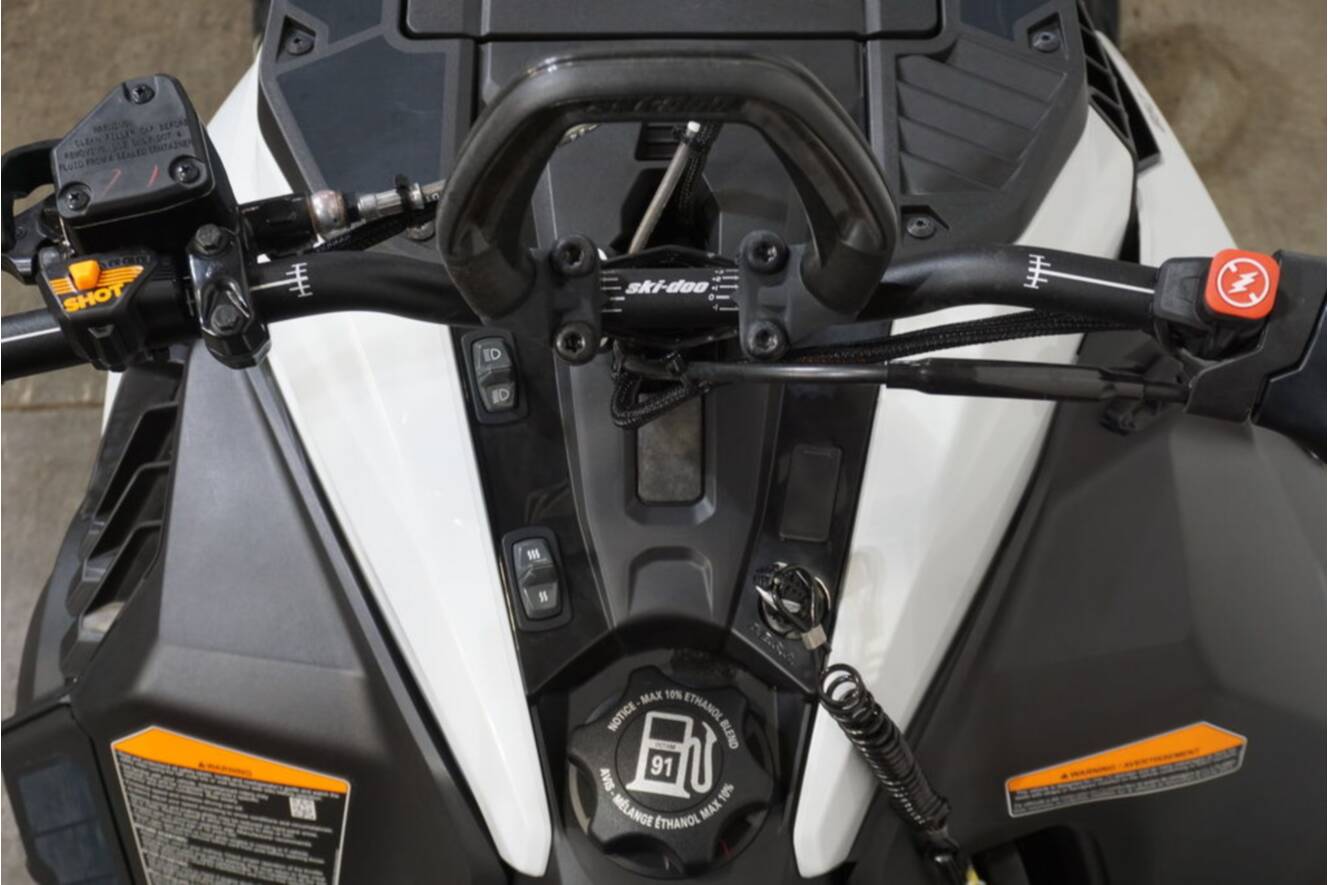 A photo of this 2025 Ski-Doo Summit® Adrenaline® with Edge Package 850 E-TEC 165 S