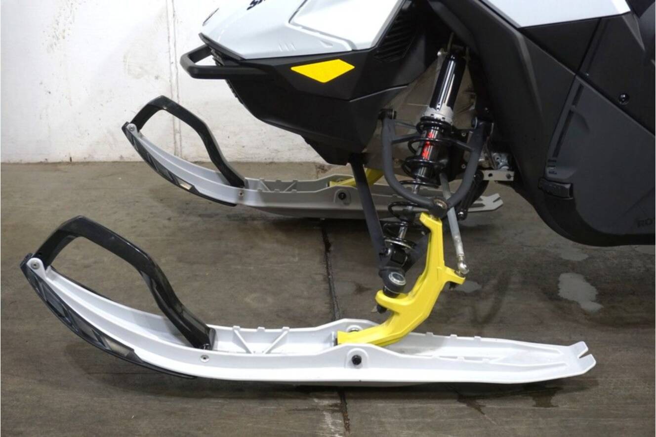 A photo of this 2025 Ski-Doo Summit® Adrenaline® with Edge Package 850 E-TEC 165 S