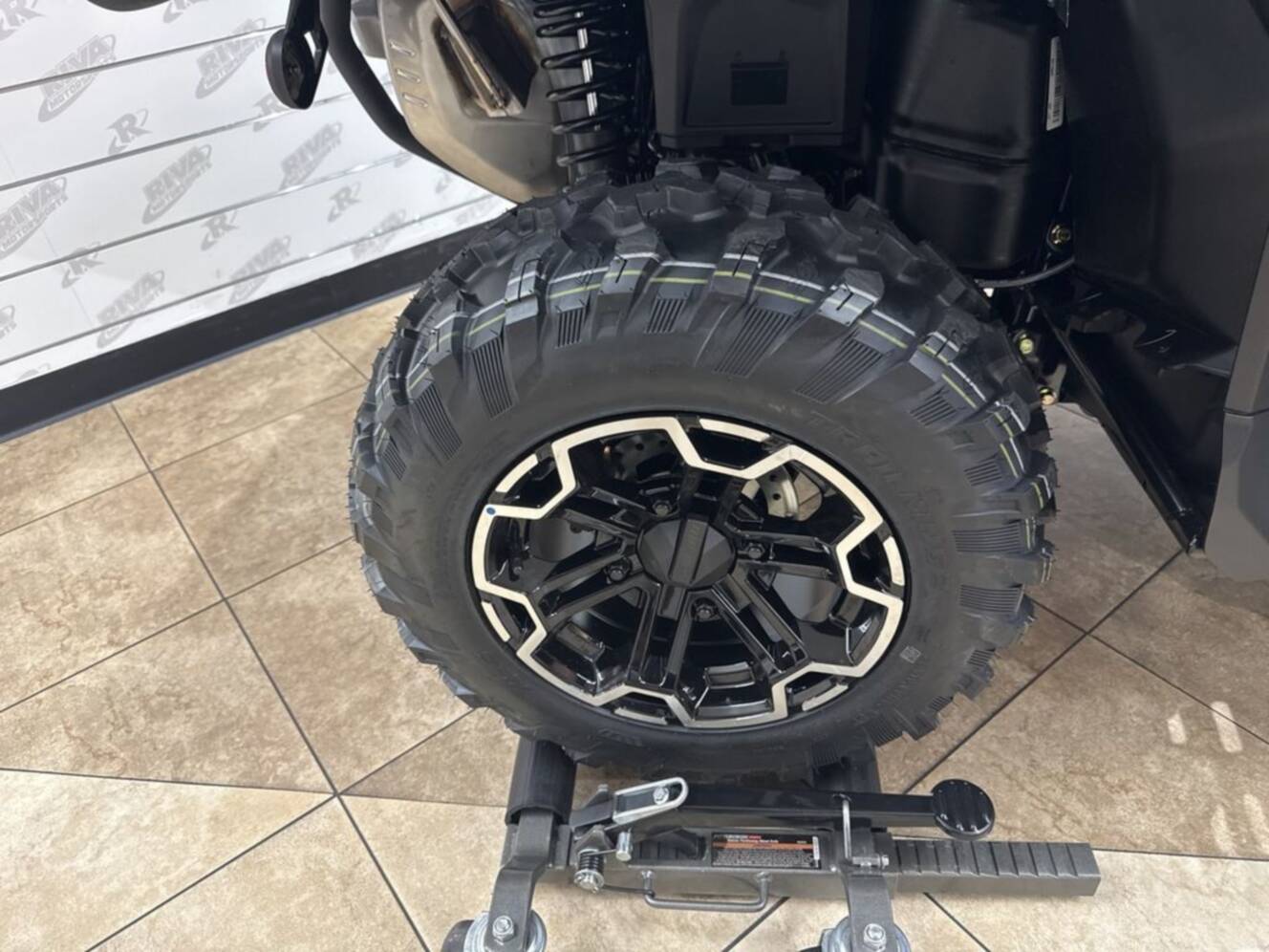 A photo of this 2025 Can-Am Outlander XT 1000R