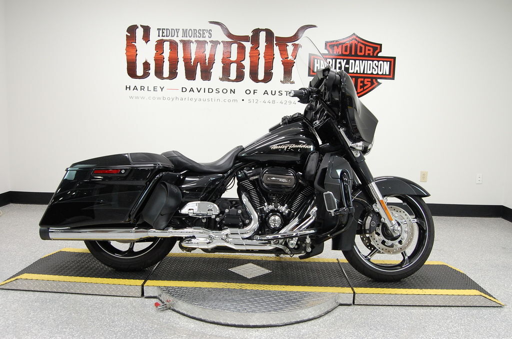 2017 Harley-Davidson® FLHXSE - CVO Street Glide® Touring motorcycle
