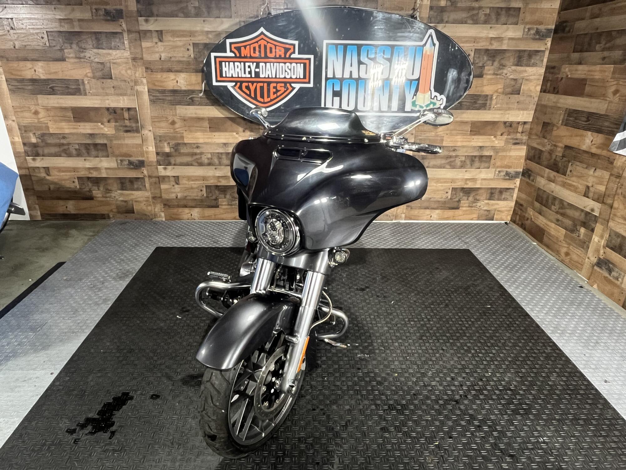 2020 Harley-Davidson CVO Street Glide in bellmore NY