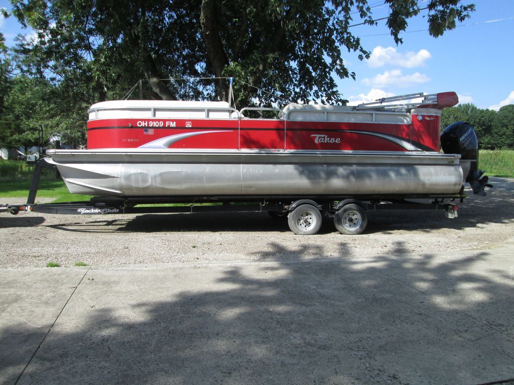 2013 Tahoe Pontoon Cascade Platinum Quad Lounger 23' in sunbury OH