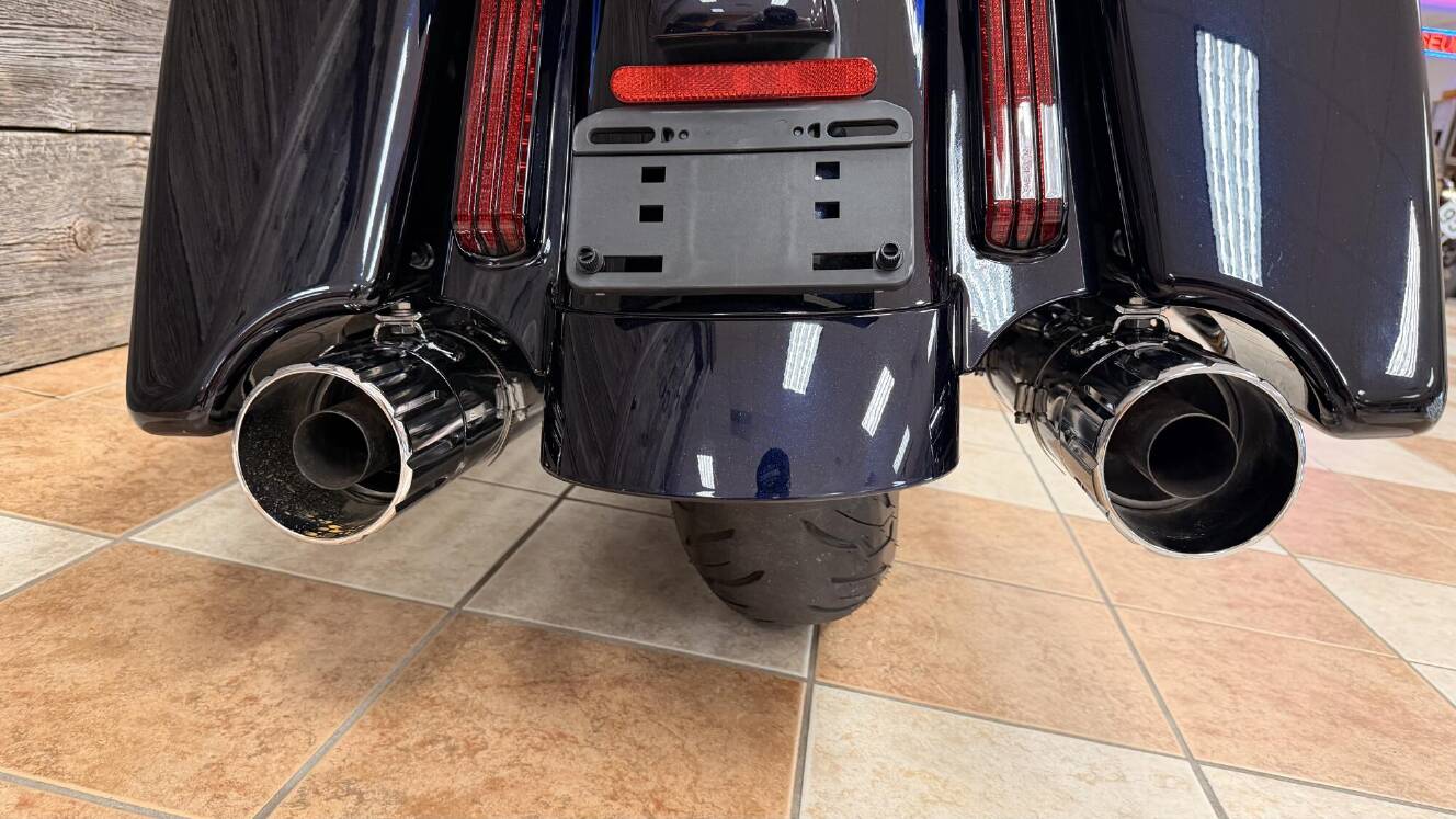 A photo of this 2017 Harley-Davidson CVO Street Glide