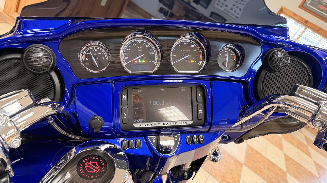 A photo of this 2017 Harley-Davidson CVO Street Glide