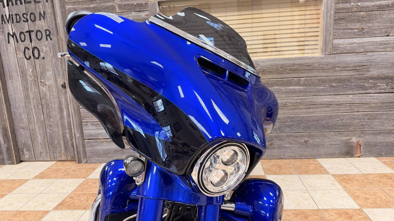 A photo of this 2017 Harley-Davidson CVO Street Glide