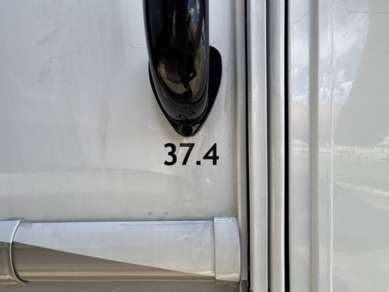 A photo of this 2026 Thor Motor Coach PALAZZO GT 37.4