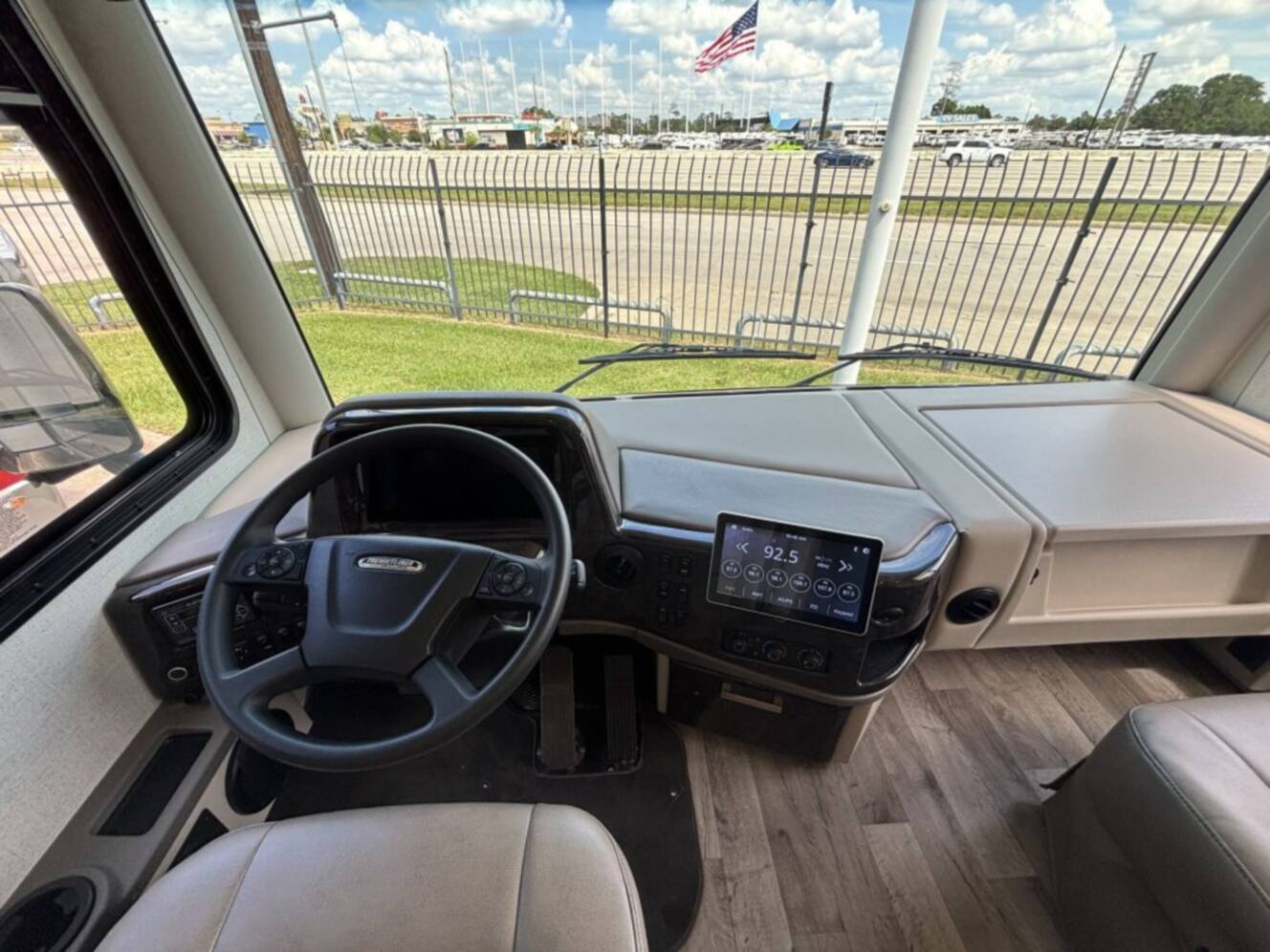 A photo of this 2026 Thor Motor Coach PALAZZO GT 37.4