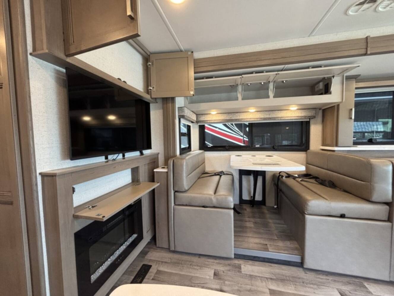 A photo of this 2026 Thor Motor Coach PALAZZO GT 37.4