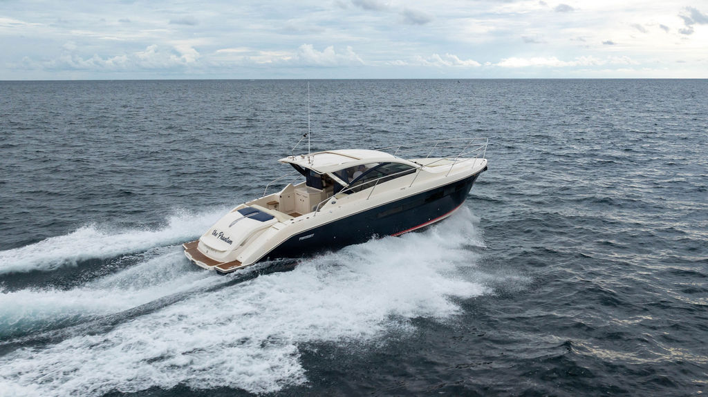 2013 Pursuit 365I SPORT COUPE in pompano beach FL