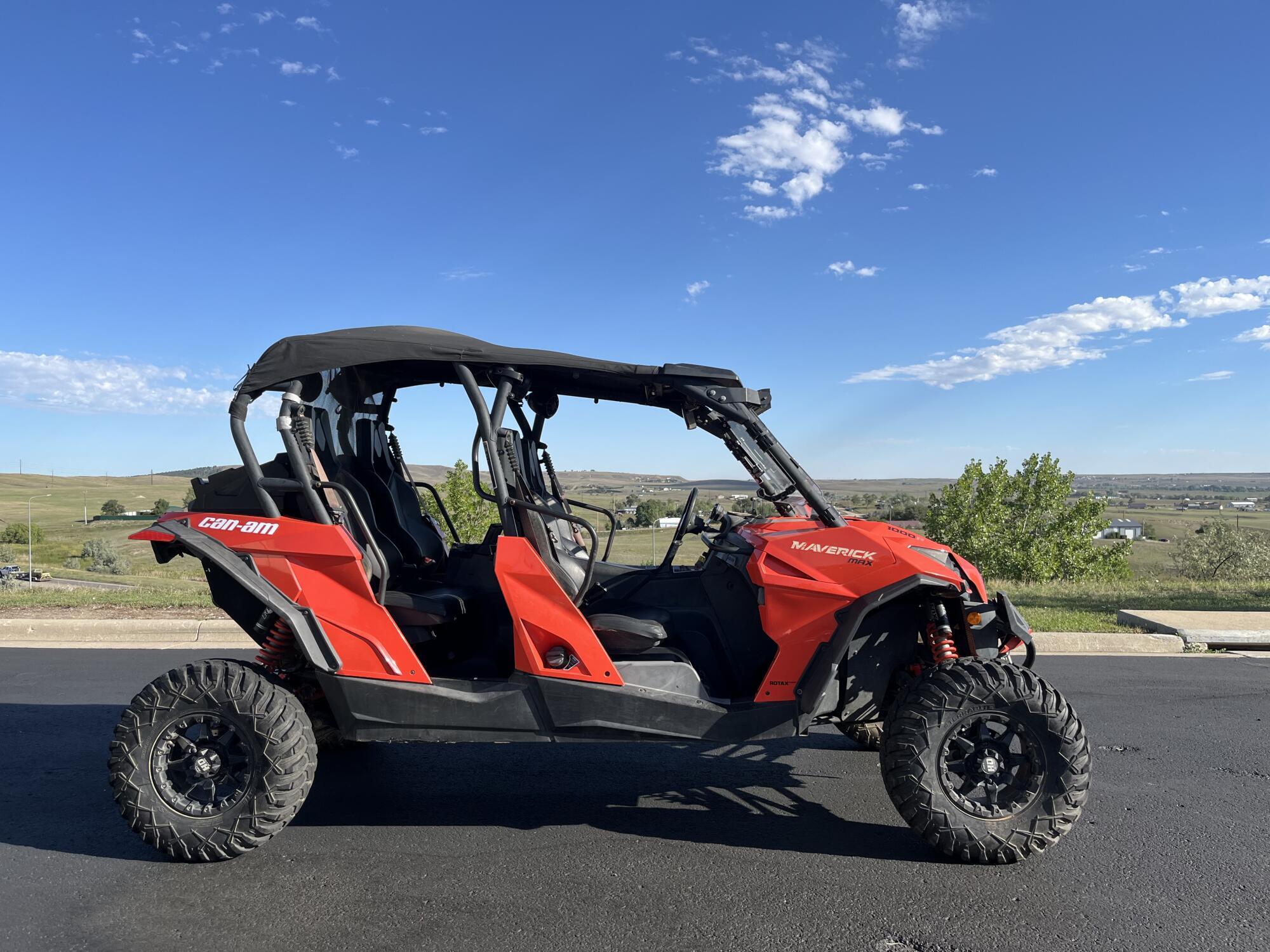 2016 Can-Am Maverick MAX DPS 1000R Recreation / Sport ATV