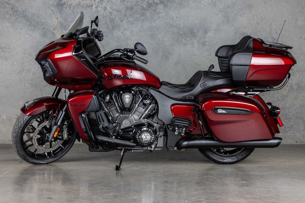 2026 Indian Motorcycle PURSUIT DARK HORSE 299650 DARK HORSE in Centerville, UT
