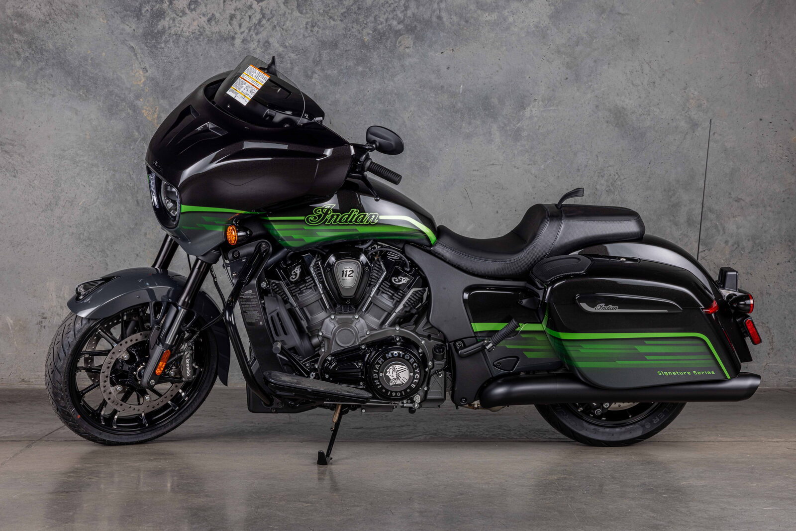 2026 Indian Motorcycle CHIEFTAIN POWERPLUS DARK HORSE SIGNATURE SERIES 385548 DARK HORSE in Centerville, UT