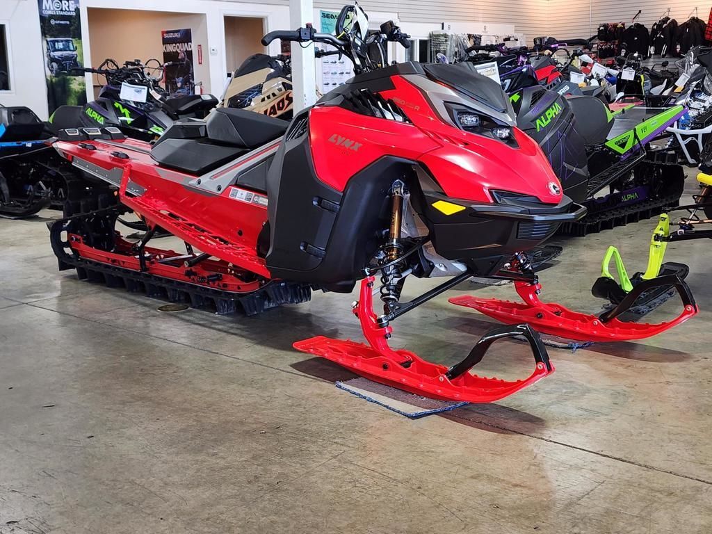 2024 Lynx® Shredder RE 850 E-TEC Turbo R_3700_10.25" / Red in enumclaw WA