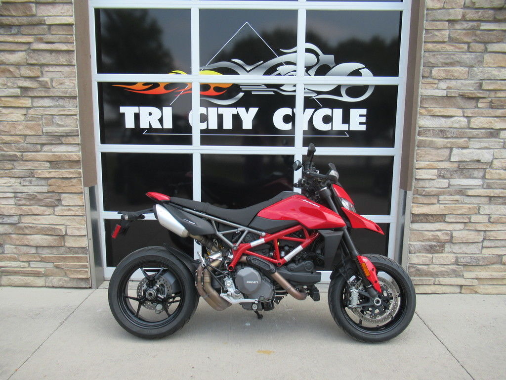 2023 Ducati Hypermotard 950 Ducati Red 950 in Loveland, CO