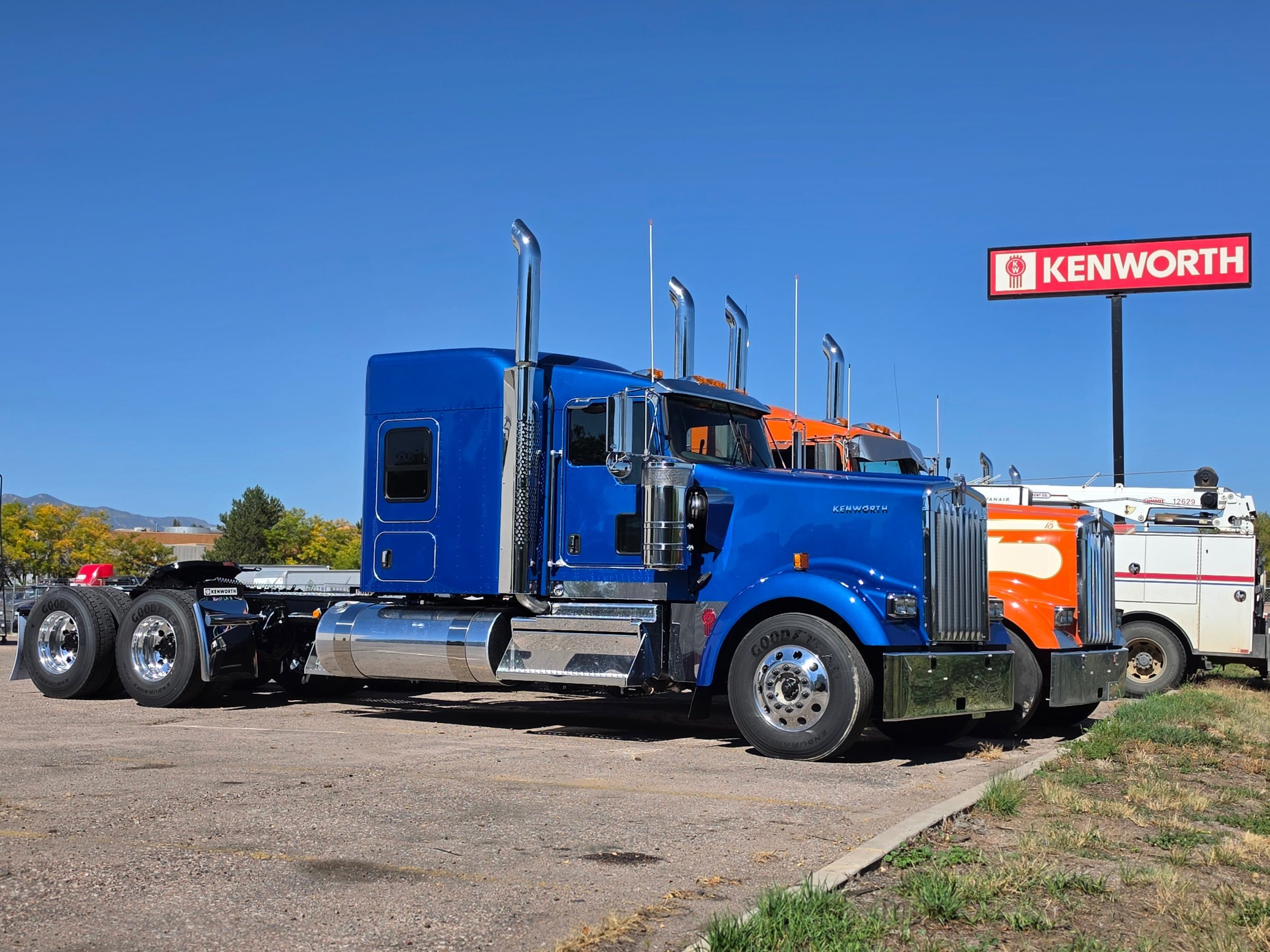 2027 KENWORTH W900L in Colorado Springs, CO