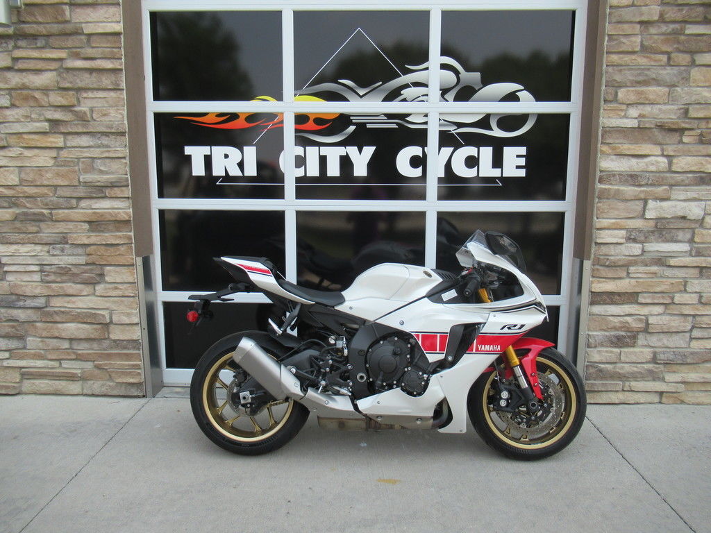 2022 Yamaha YZF-R1 R1 in Loveland, CO