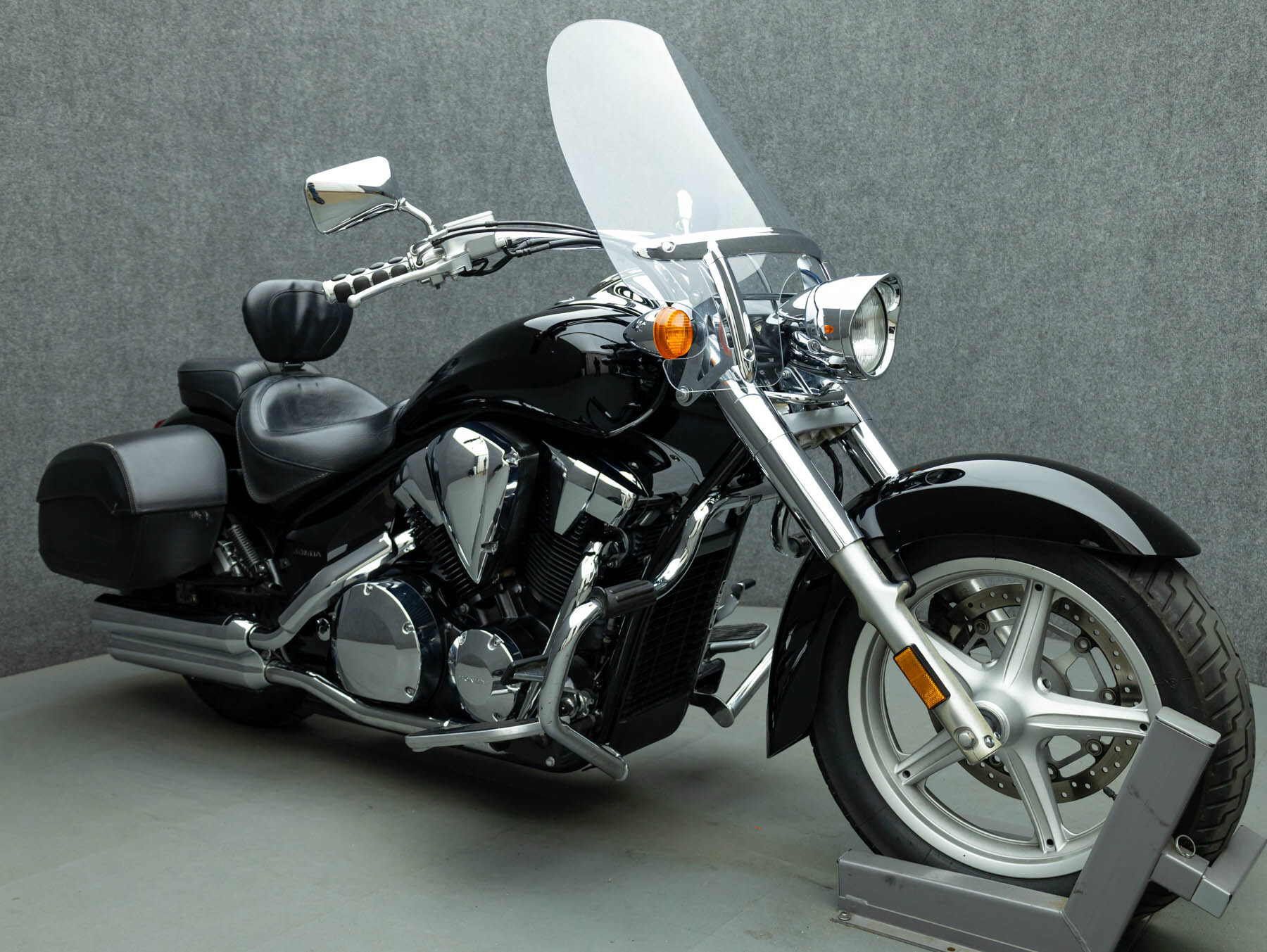 2015 Honda VT1300 INTERSTATE 1300 BASE in Pembroke, NH
