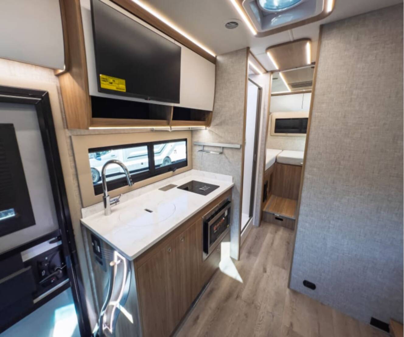 A photo of this 2027 Tiffin WAYFARER 25XLW