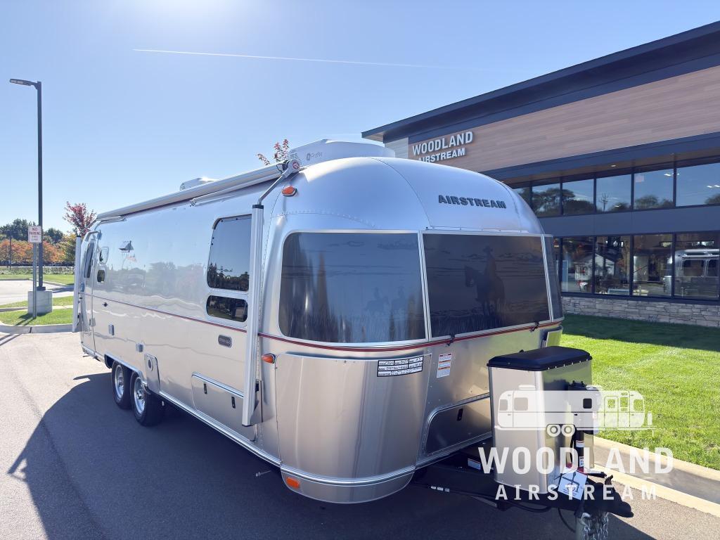 2027 Airstream Stetson + 6666 Special Edition 27FB Twin Bed in clarkston MI
