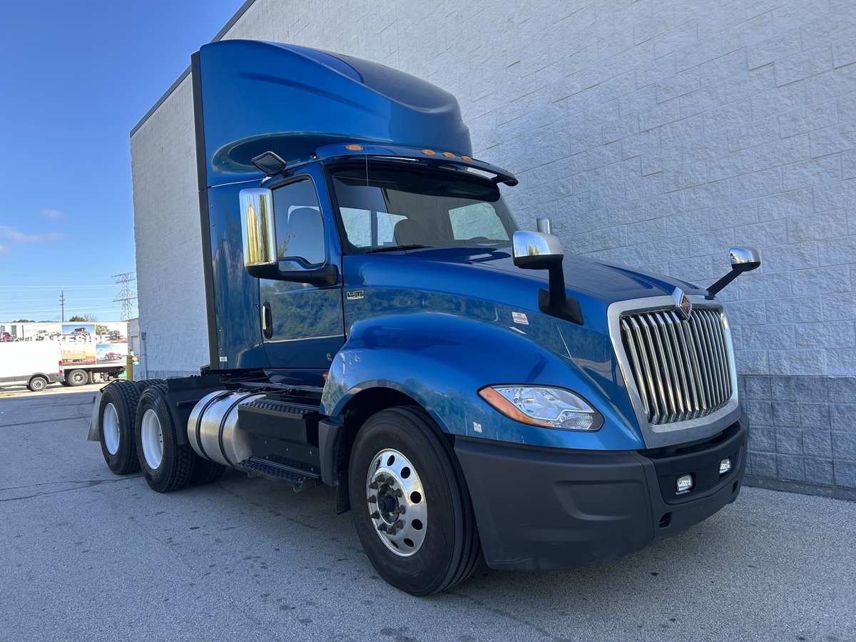 2020 INTERNATIONAL LT625 in Milwaukee, WI