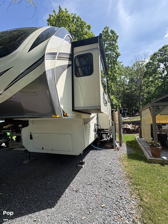 2019 Grand Design Solitude M-380FL in nescopeck PA