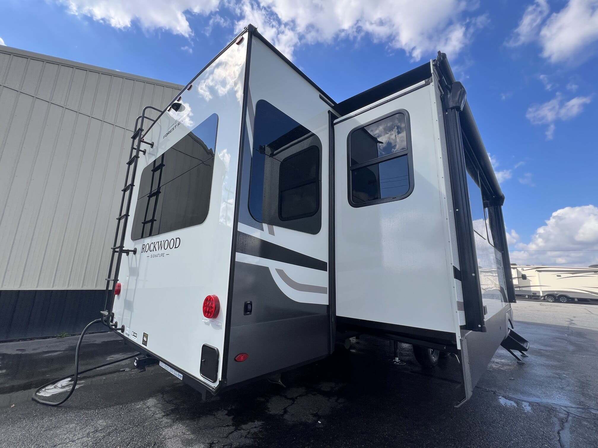 New 2027 Forest River Rockwood Signature 8392RL For Sale in