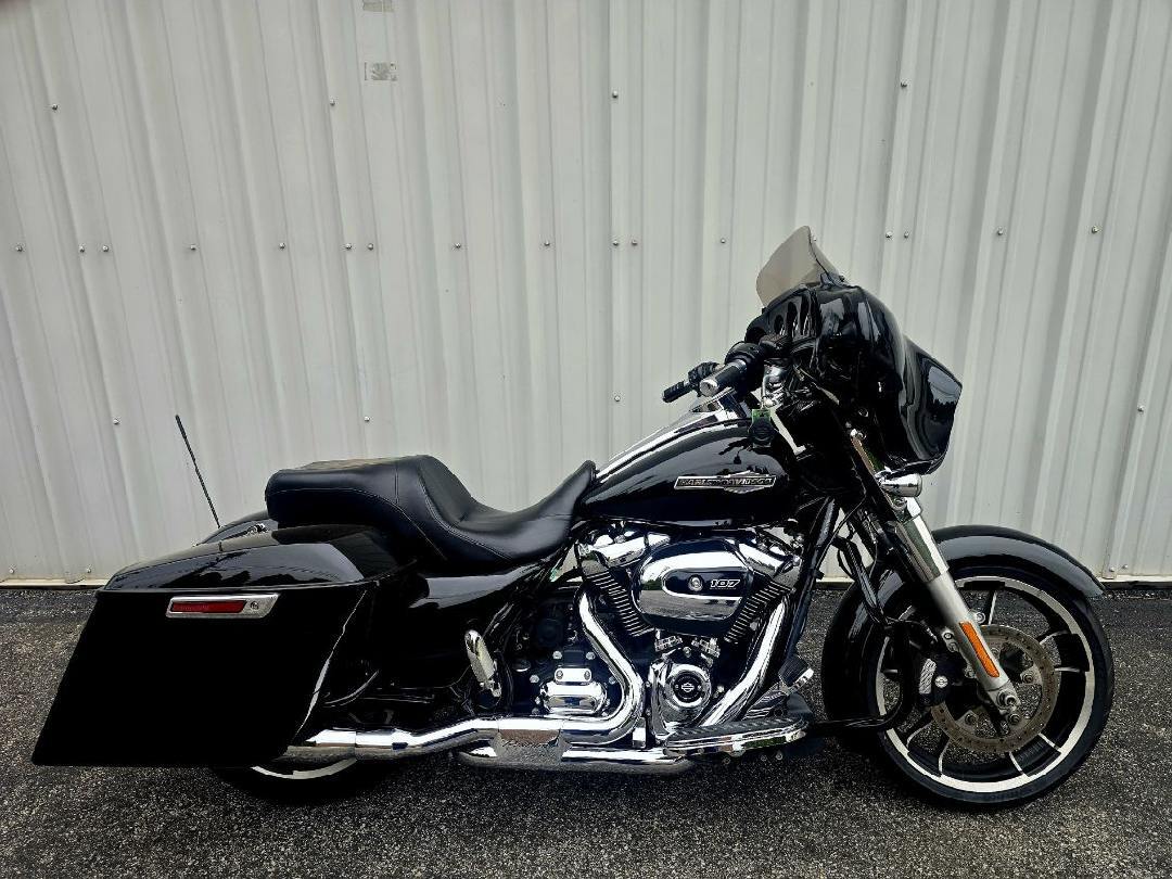 2022 Harley-Davidson Street Glide FLHX in Clarksville, TN