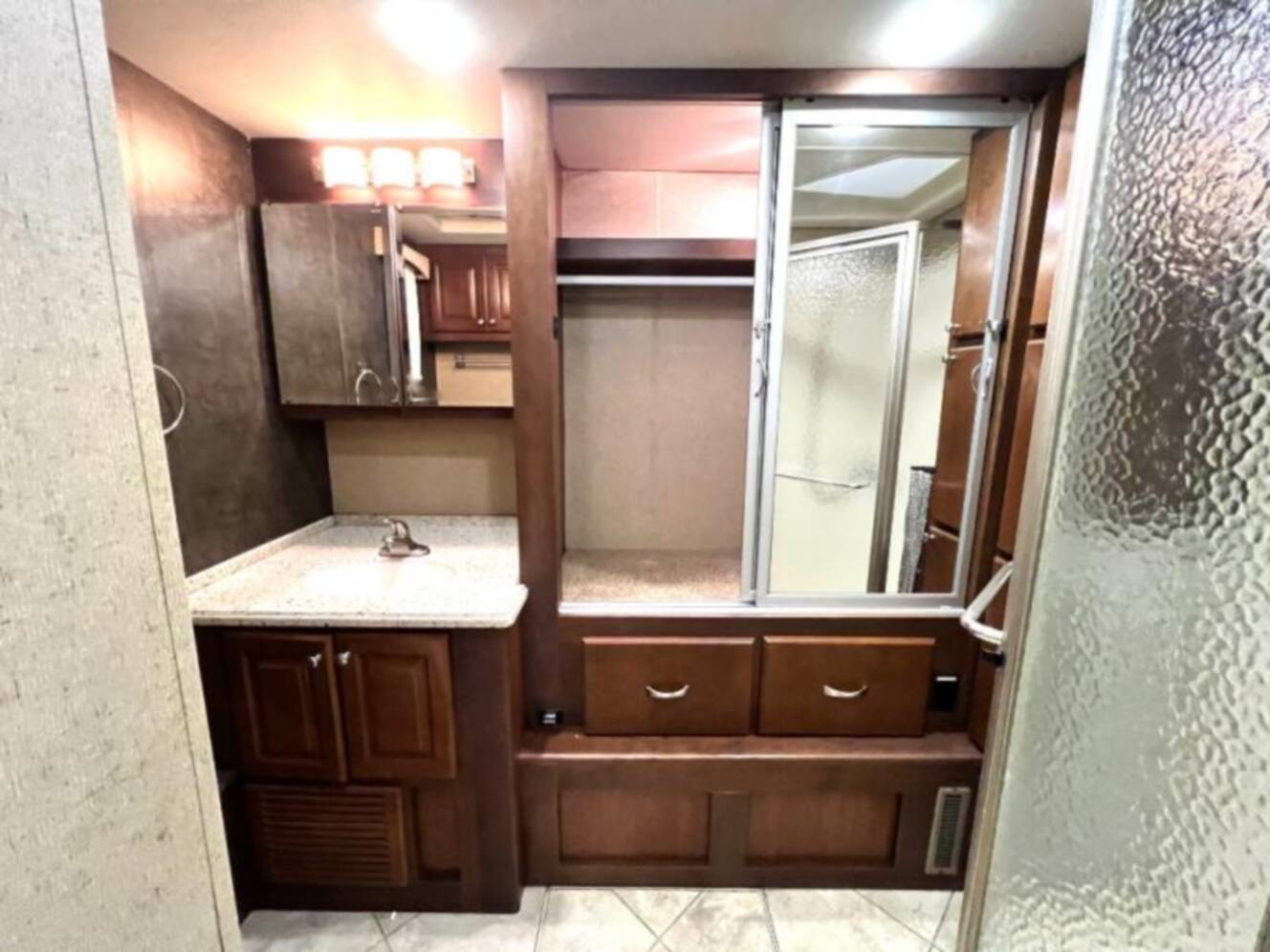 A photo of this 2014 Thor Motor Coach Tuscany XTE 40EX