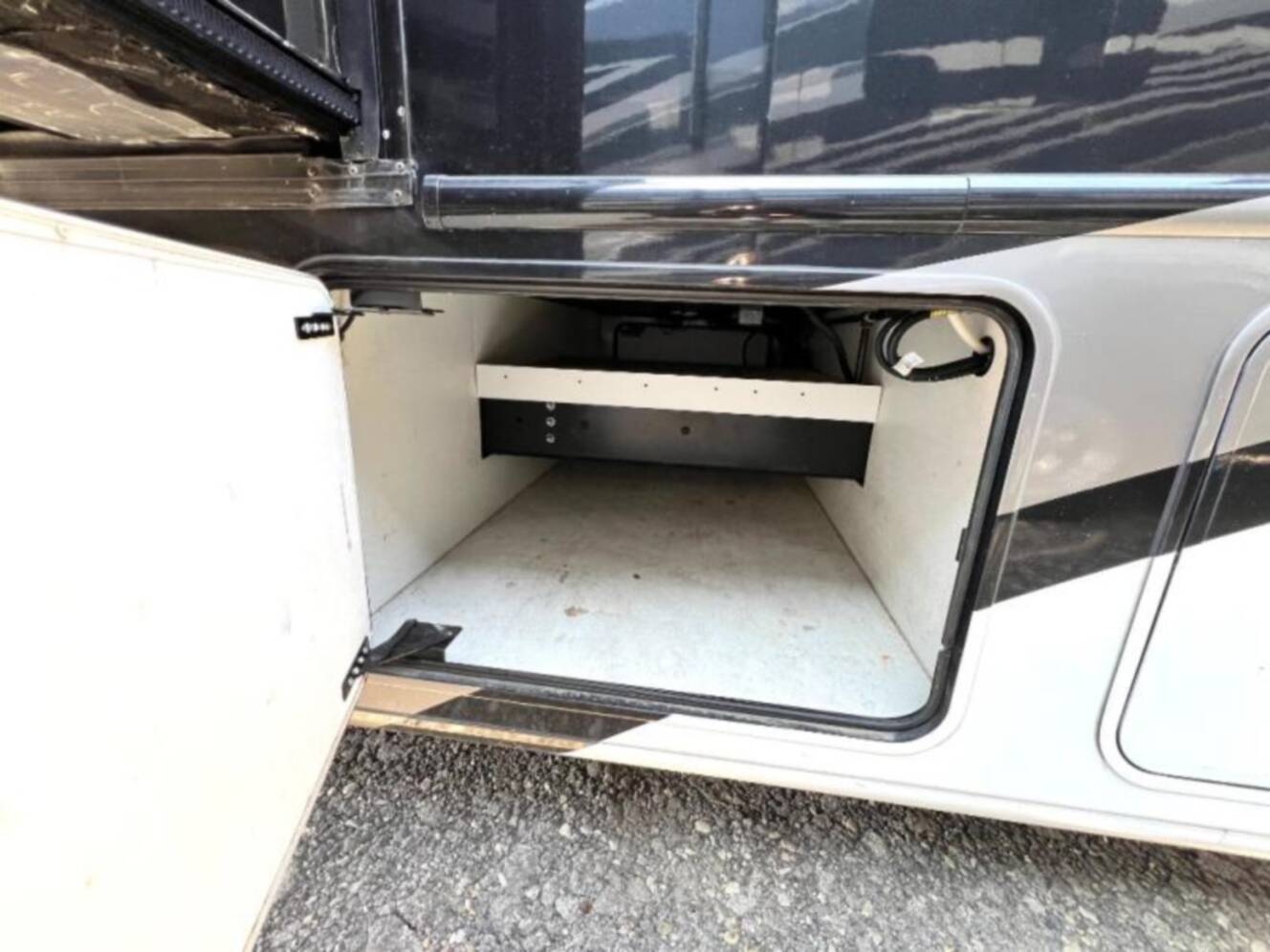 A photo of this 2019 Thor Motor Coach Palazzo 37.4