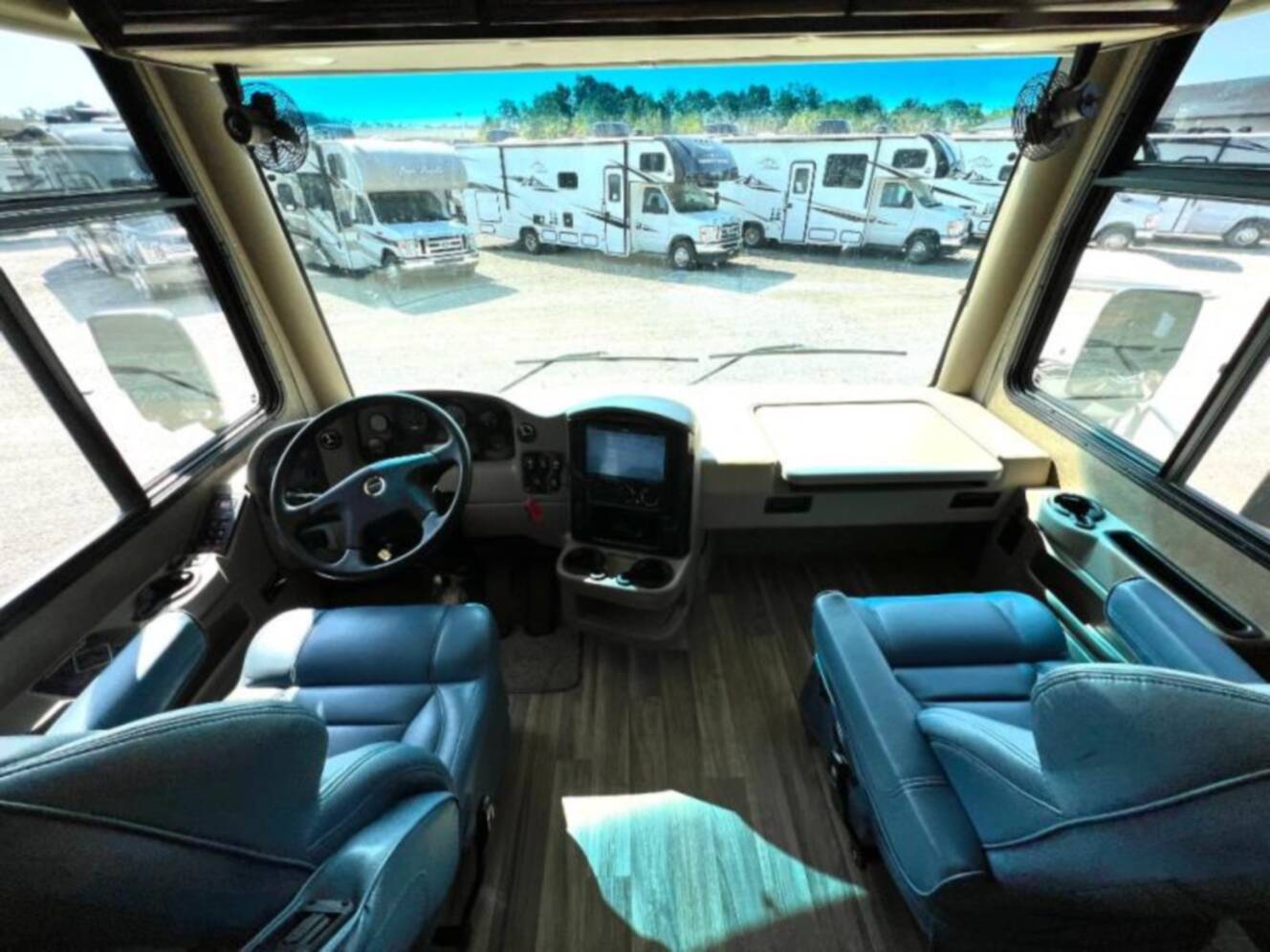 A photo of this 2019 Thor Motor Coach Palazzo 37.4