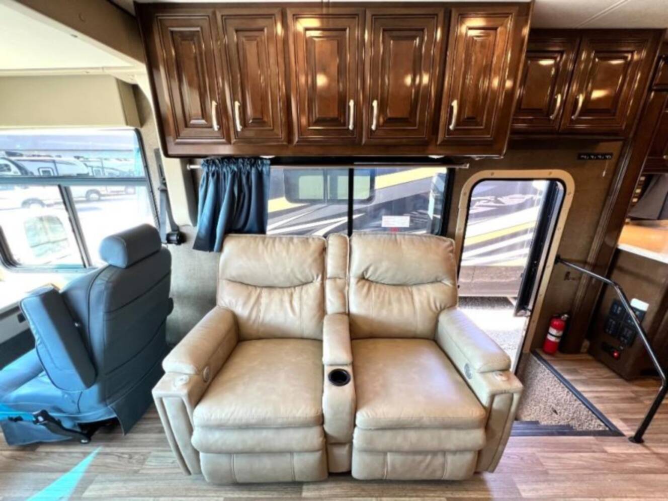 A photo of this 2019 Thor Motor Coach Palazzo 37.4