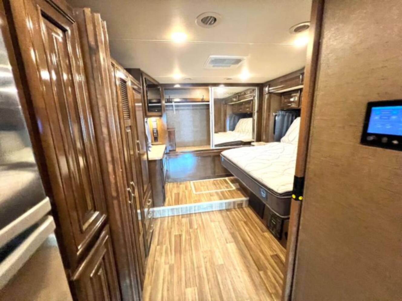 A photo of this 2019 Thor Motor Coach Palazzo 37.4