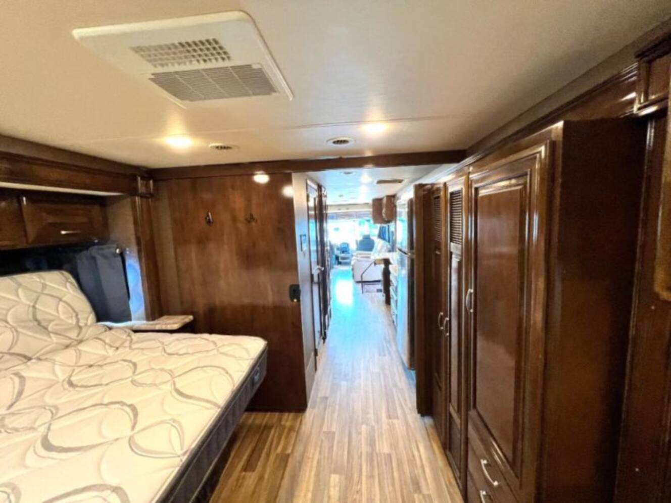 A photo of this 2019 Thor Motor Coach Palazzo 37.4