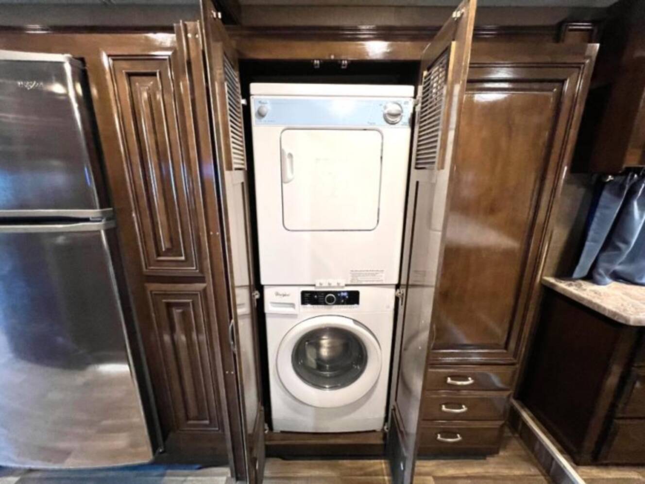A photo of this 2019 Thor Motor Coach Palazzo 37.4